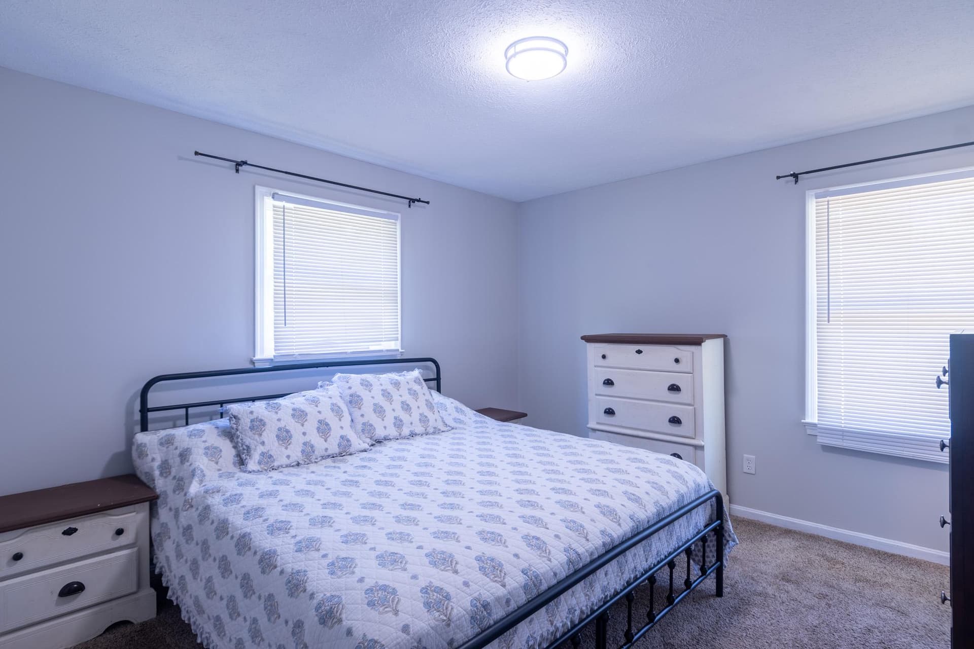 15122 Hall St photo 15