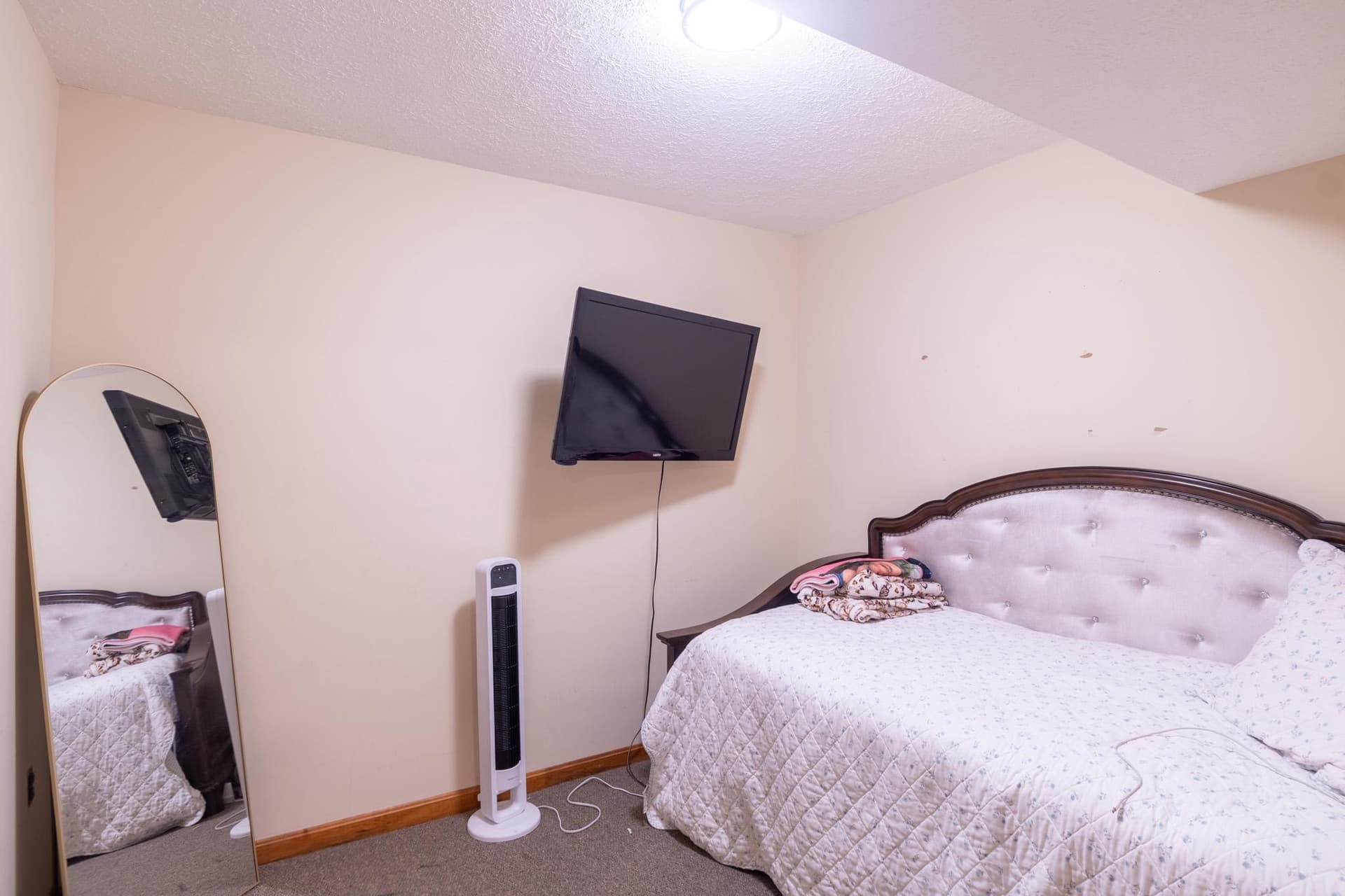 15122 Hall St photo 32