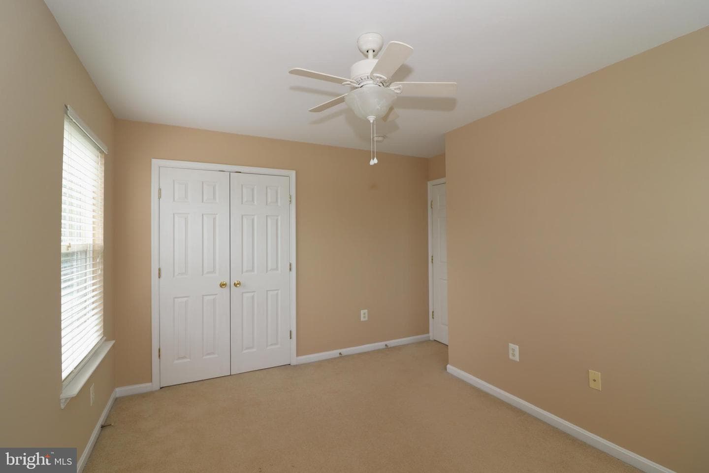 936 Persimmon photo 38