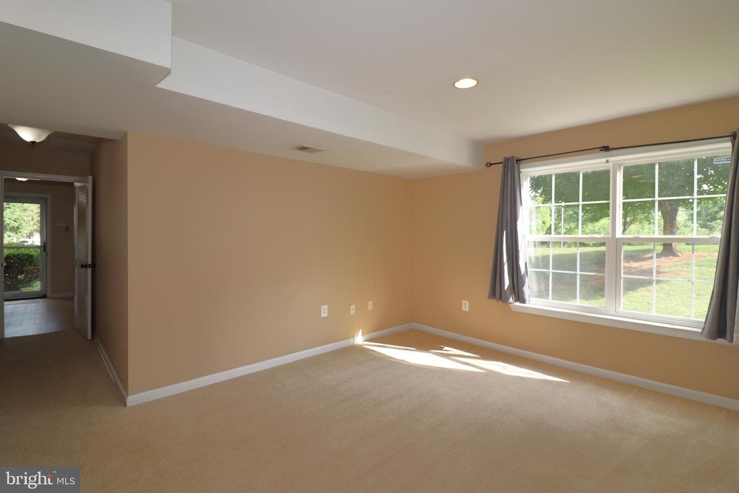 936 Persimmon photo 41