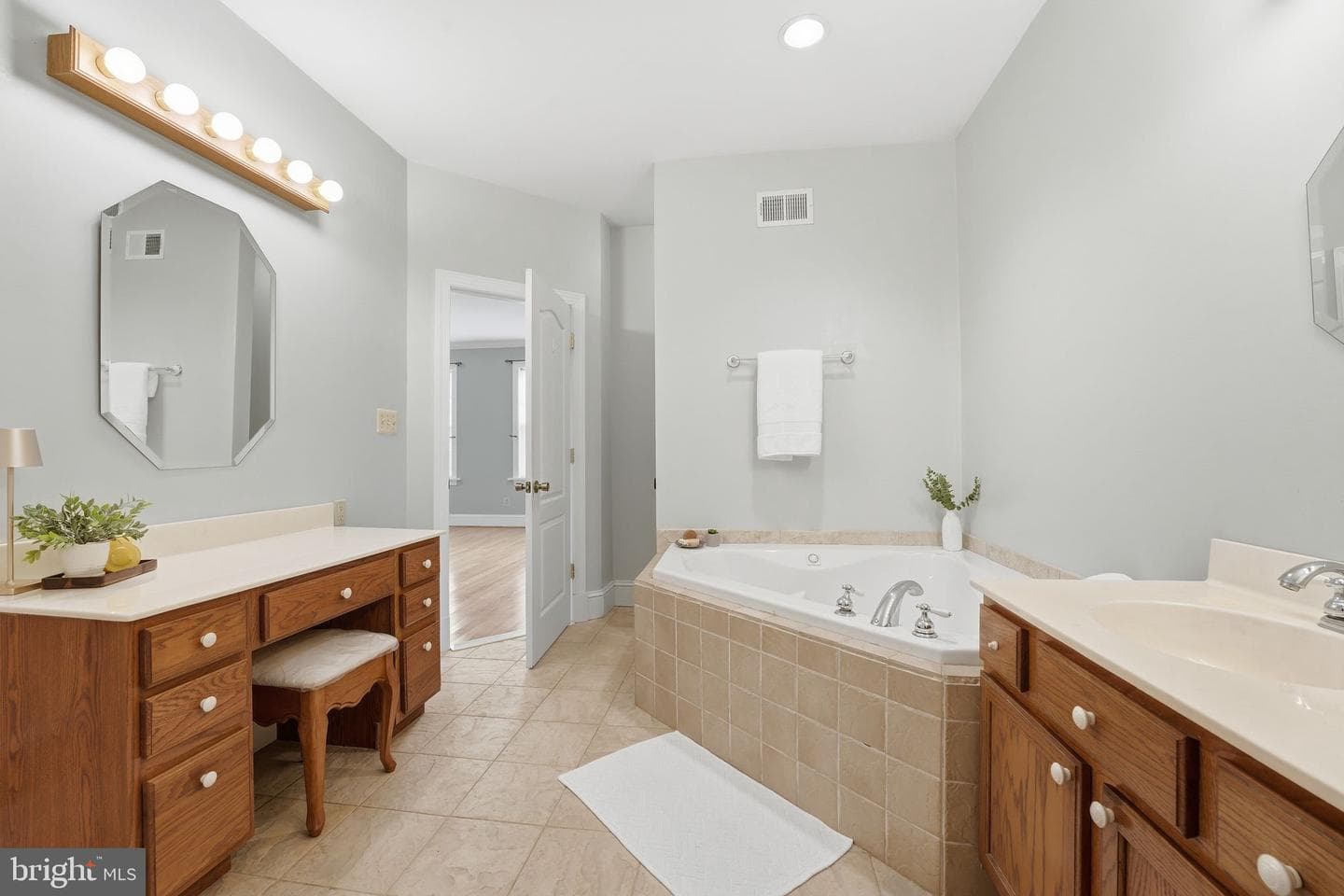 16082 Lily Hill Way photo 34