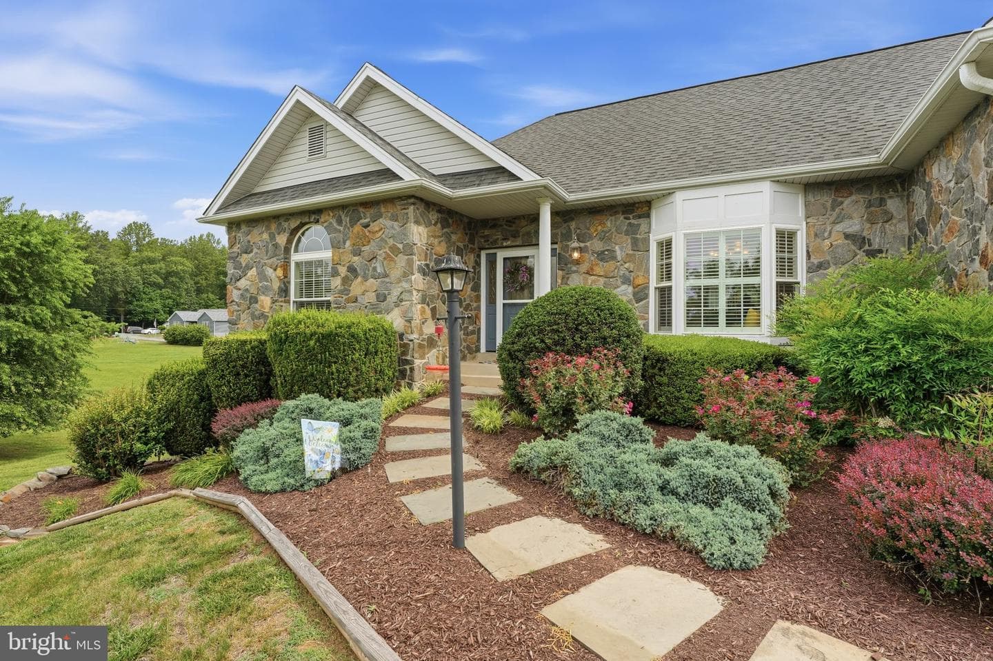 16082 Lily Hill Way photo 4