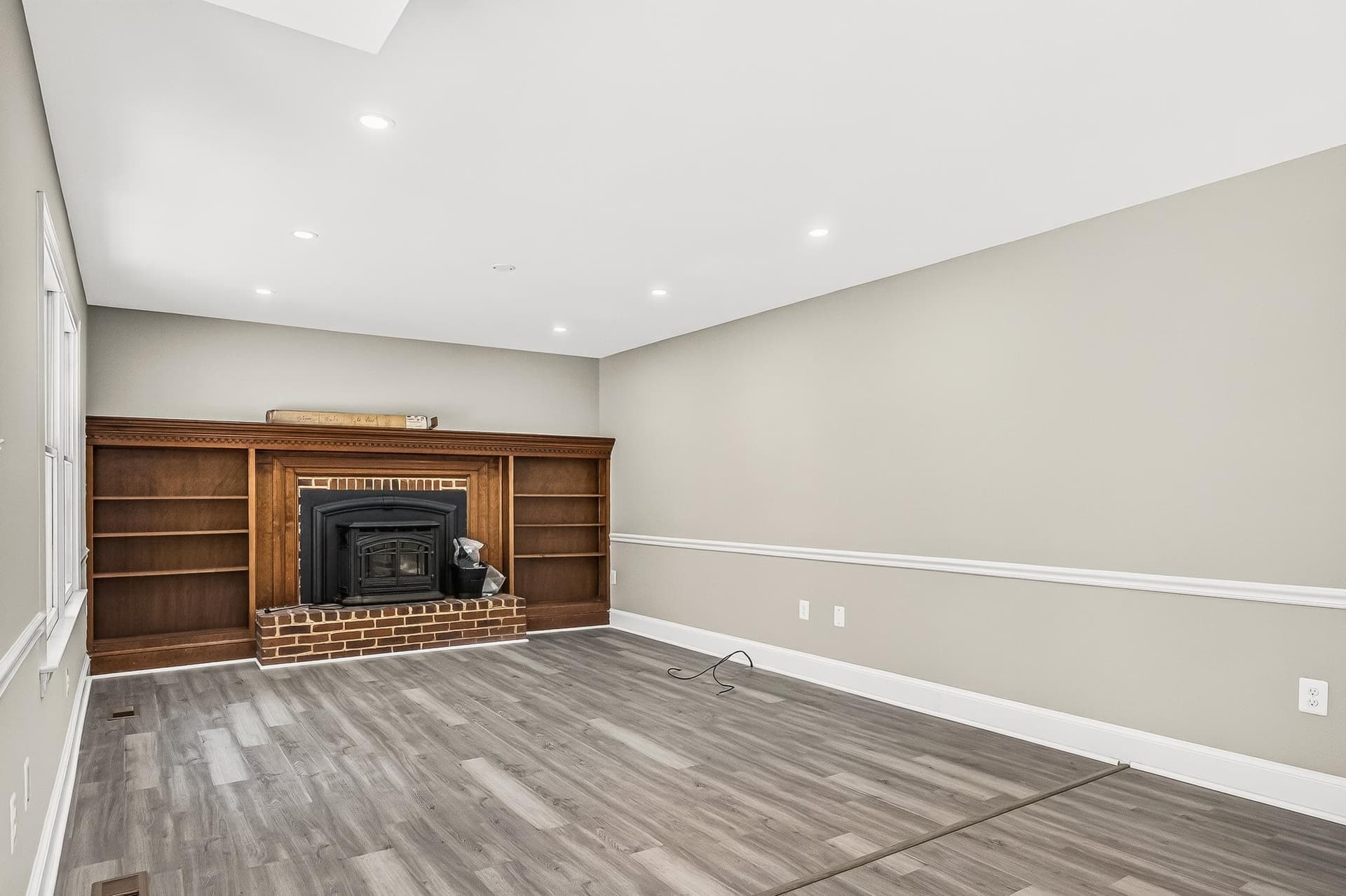 5645 Countryside Circle photo 18