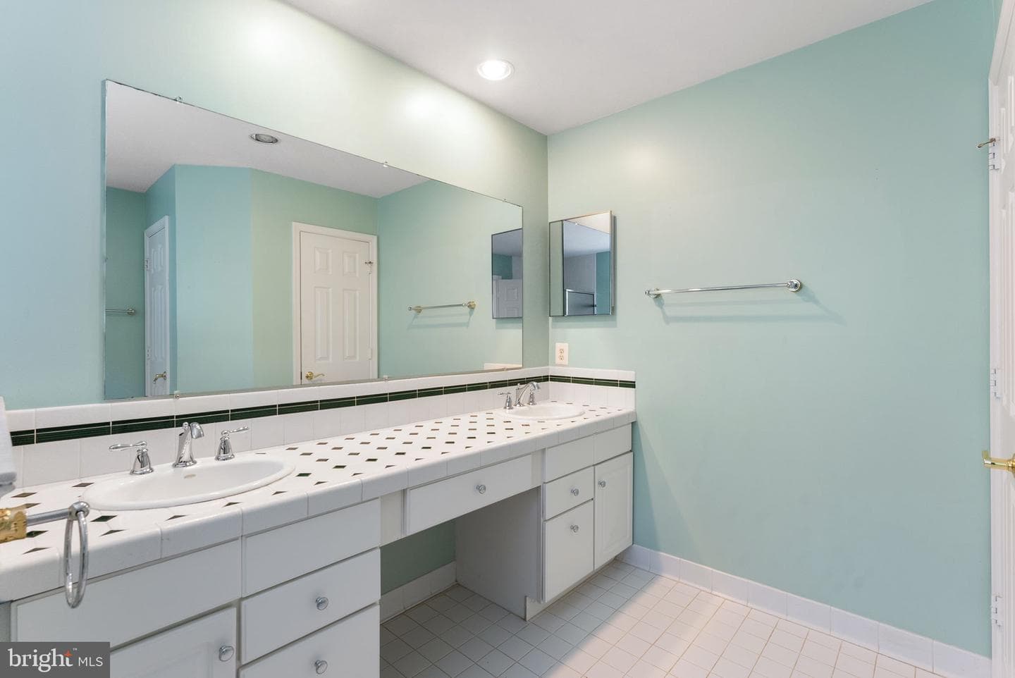 2415 Brighton Place photo 46