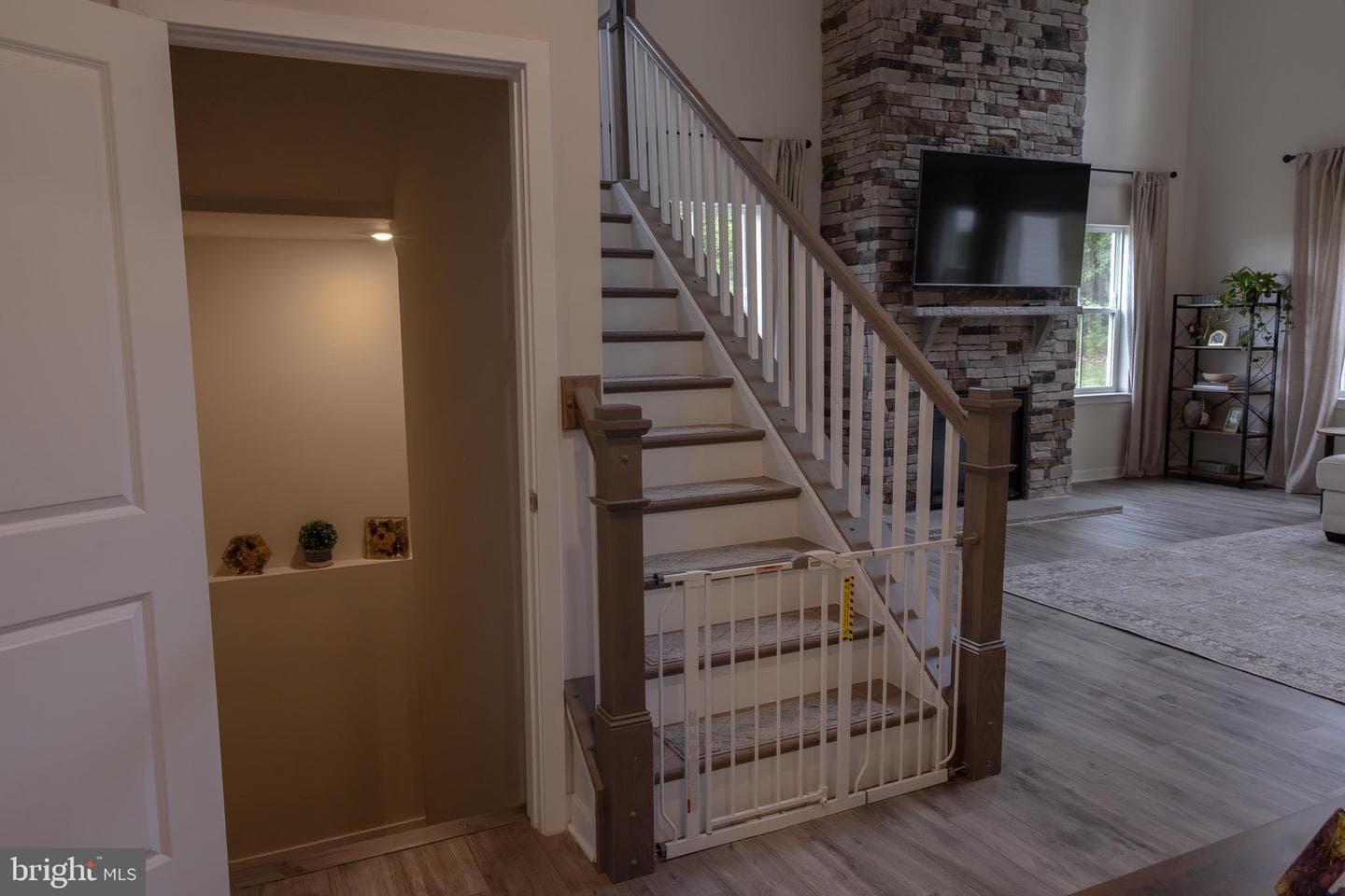2375 Hawkshill Drive photo 18