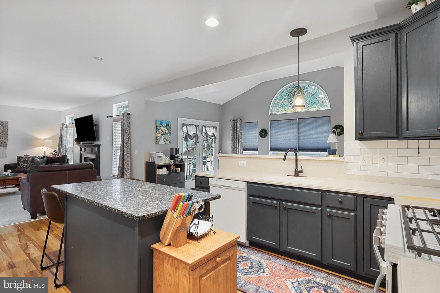 2060 Golf Dr photo 13