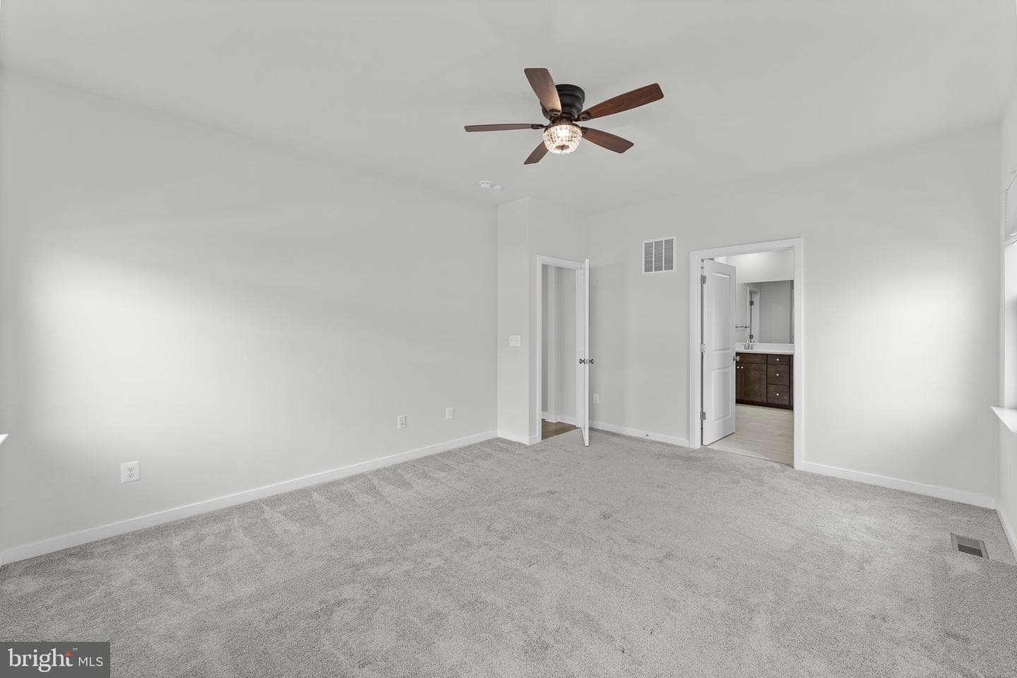 2047 Armstrong Terrace photo 24