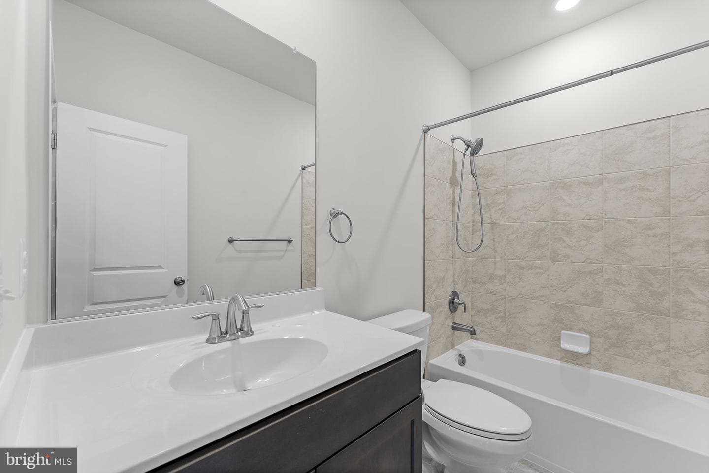 2047 Armstrong Terrace photo 30