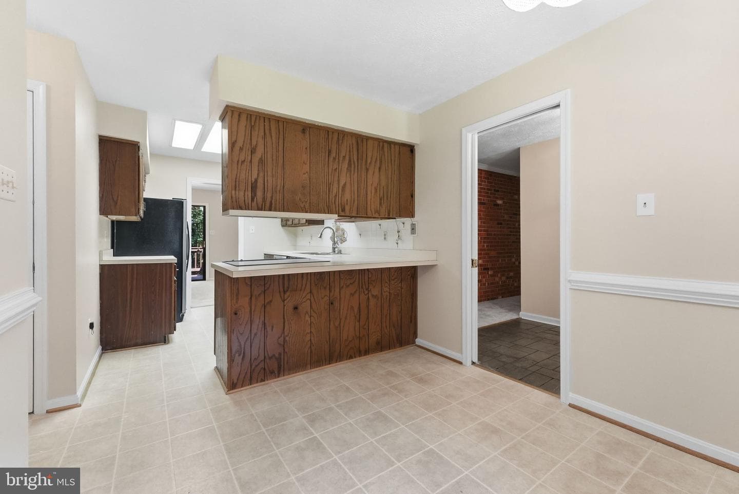 12389 Calvert Street photo 17