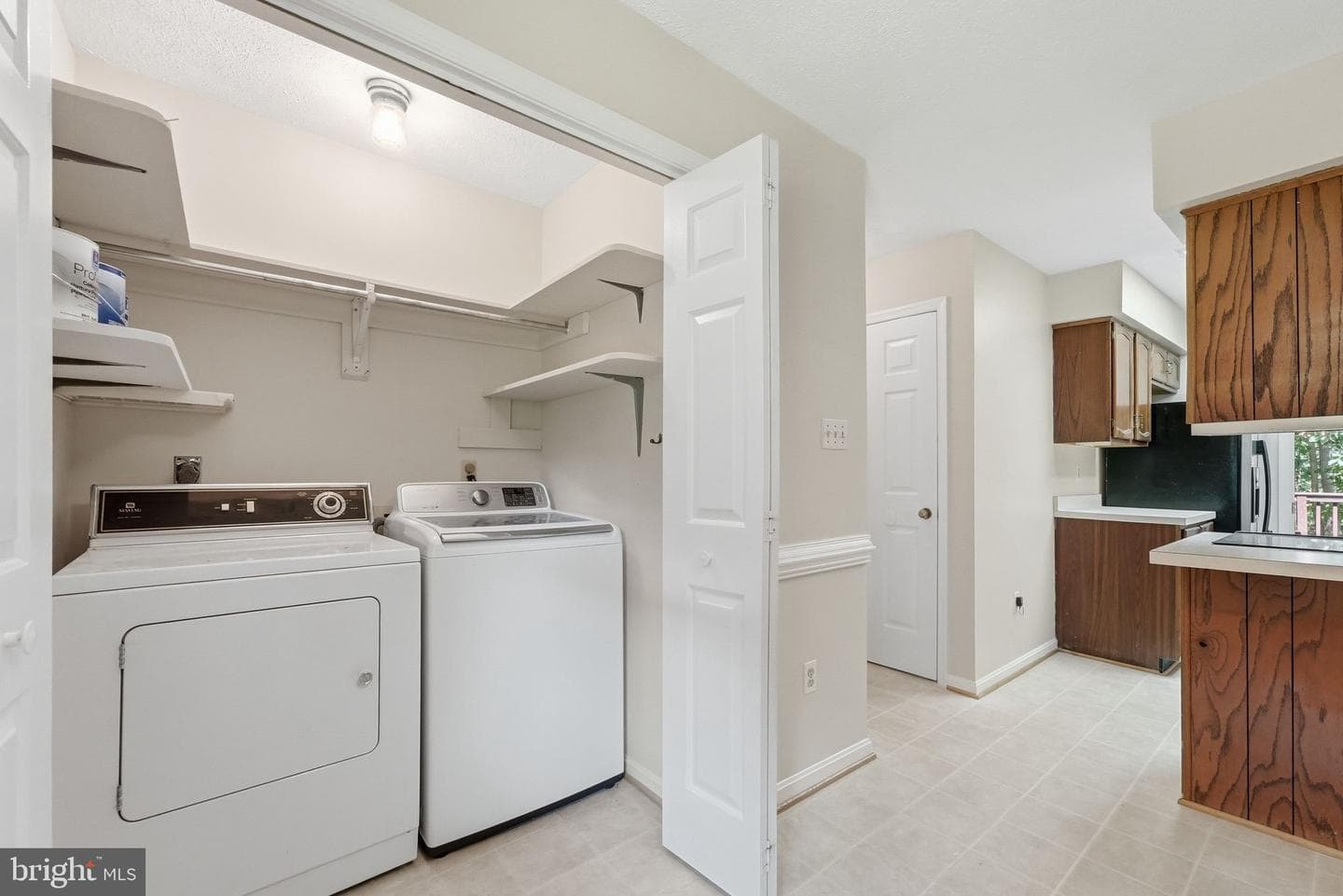 12389 Calvert Street photo 39