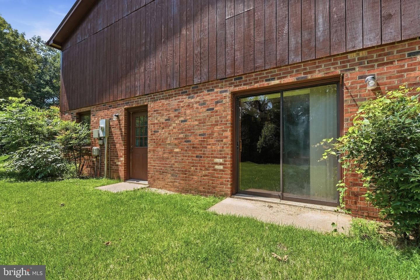 12389 Calvert Street photo 57