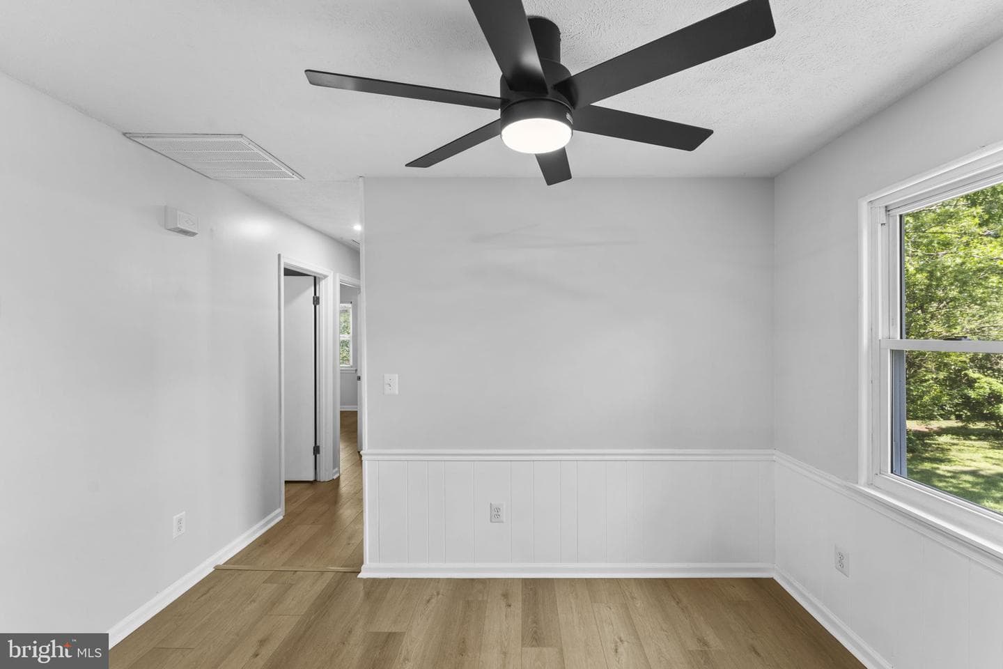 360 Elizabeth Street photo 28