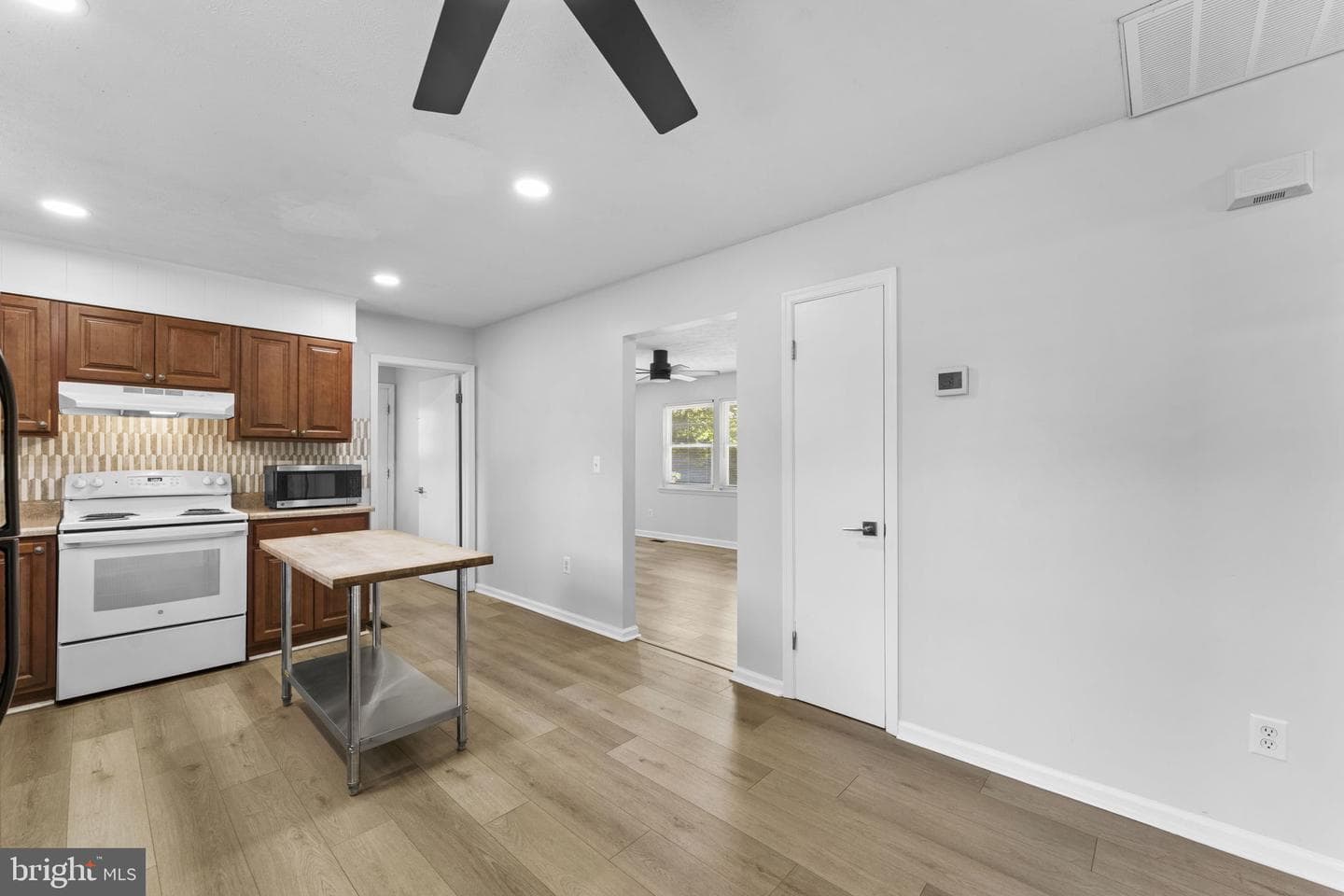360 Elizabeth Street photo 30