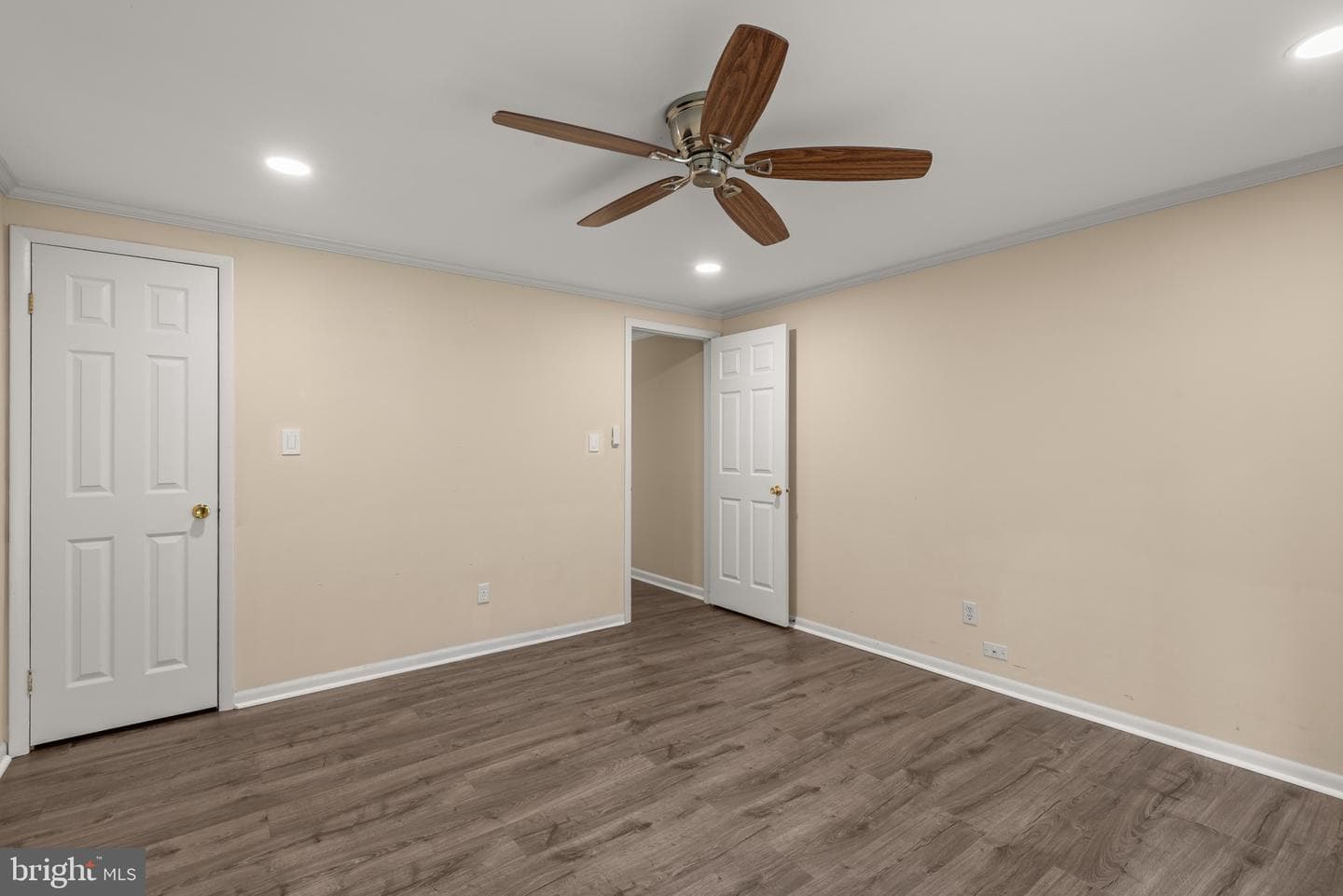 925 Jones Drive photo 16