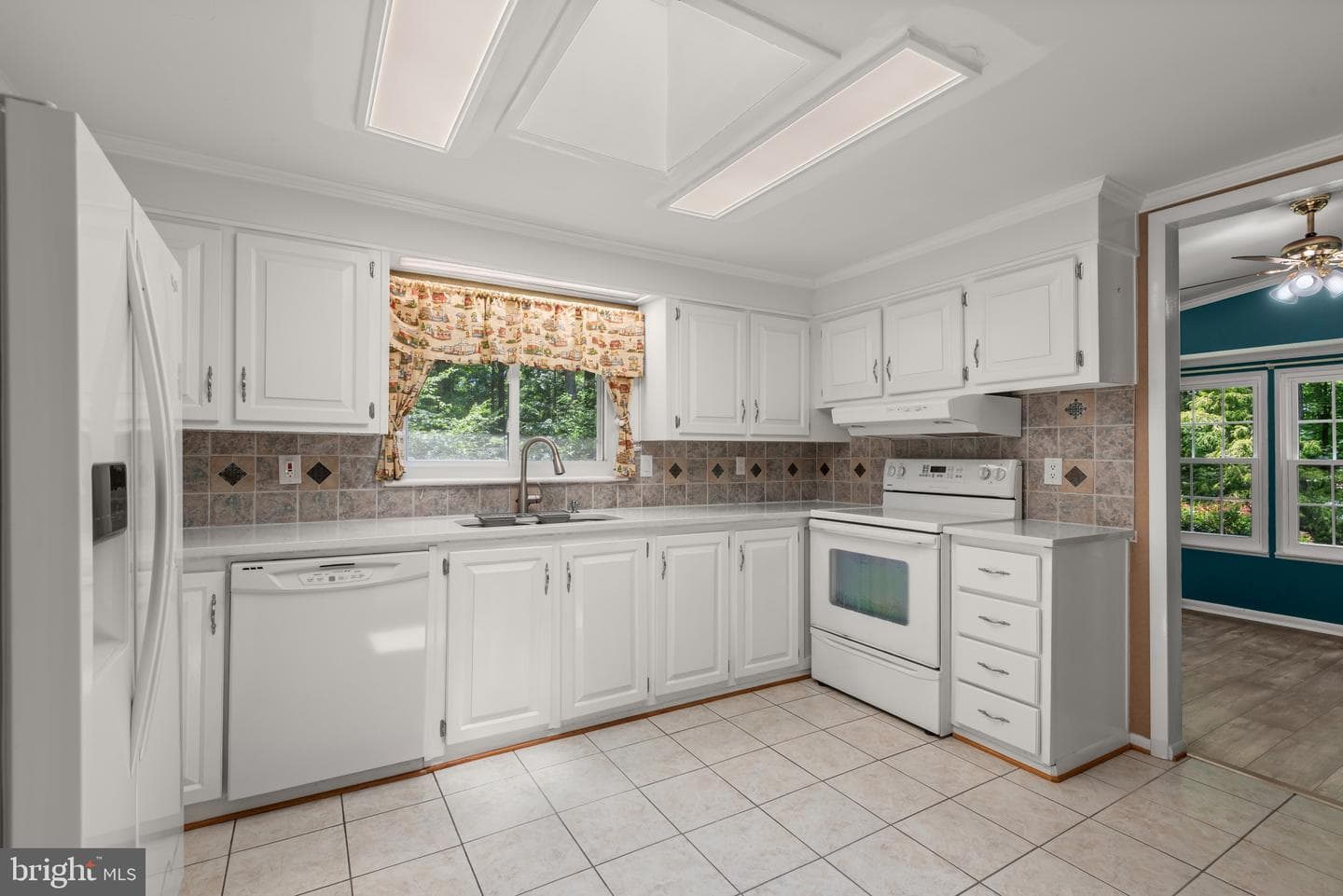 925 Jones Drive photo 9