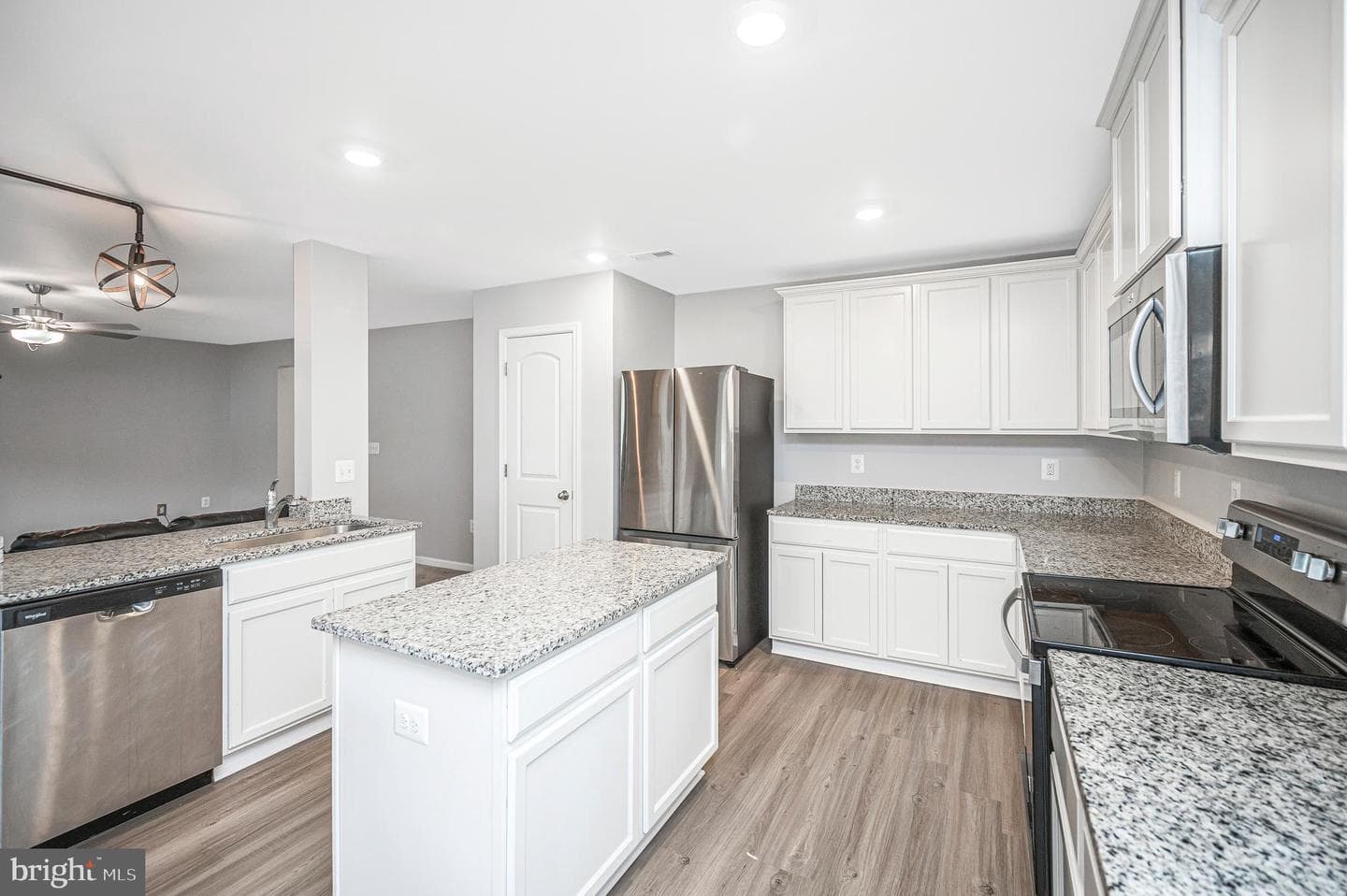 17086 Rollins Road photo 21