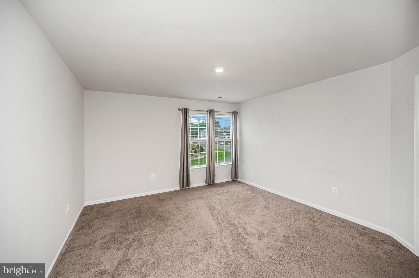 17086 Rollins Road photo 32