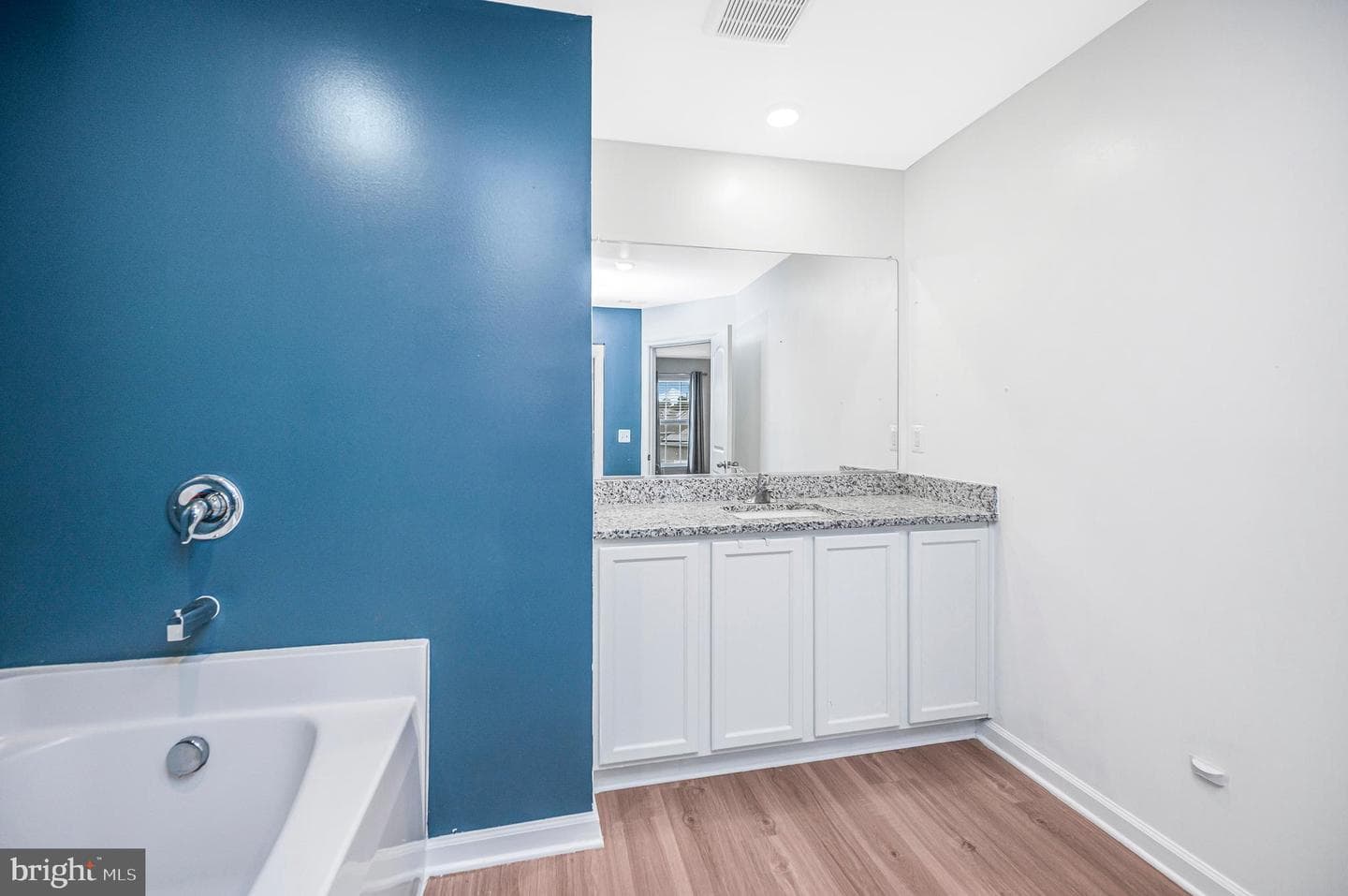 17086 Rollins Road photo 35