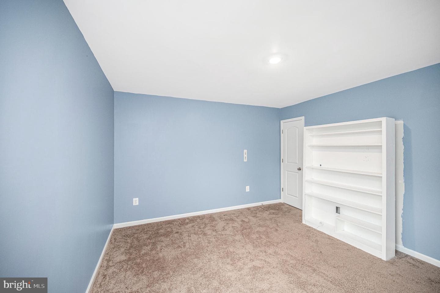 17086 Rollins Road photo 38