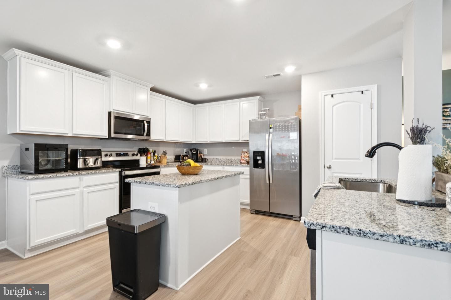 17063 Rollins Road photo 12