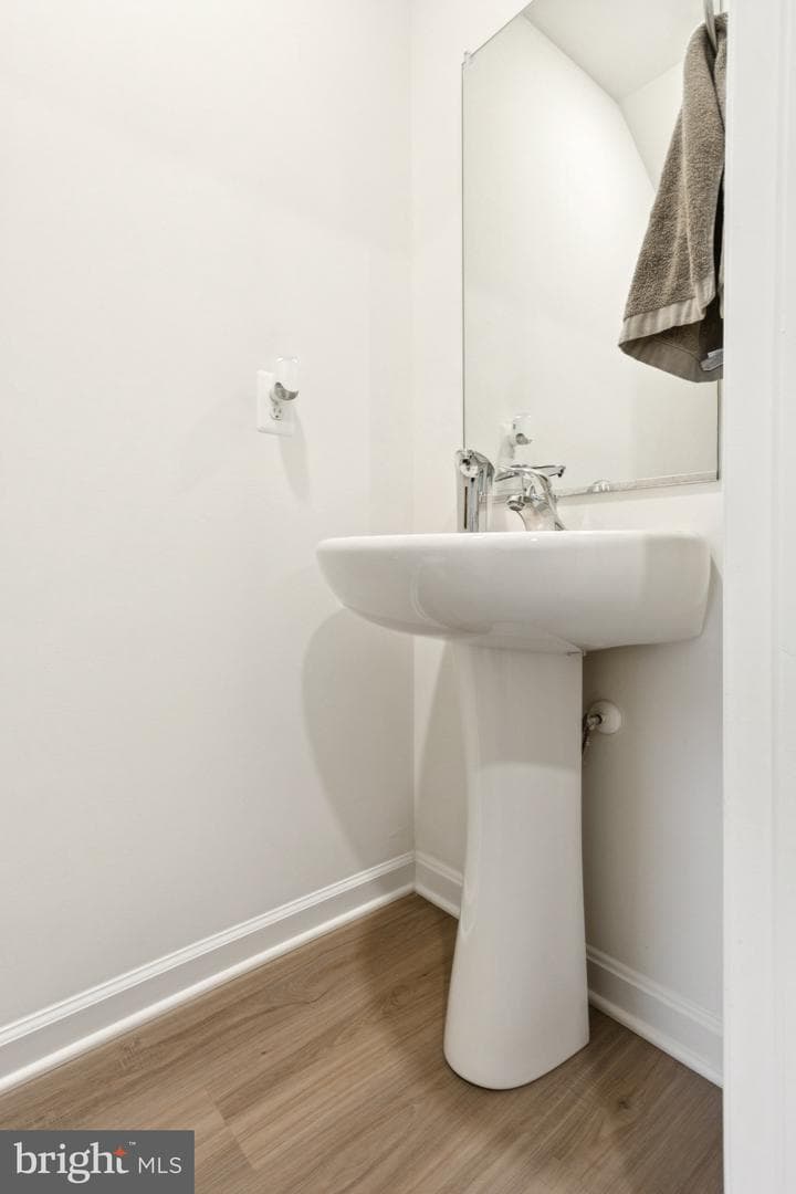 17063 Rollins Road photo 17