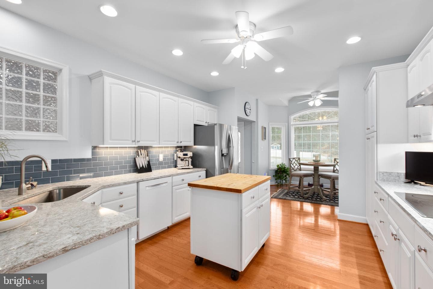 328 Lake Caroline Drive photo 17