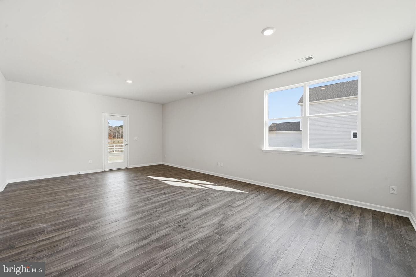 17466 Clark & York Boulevard photo 4