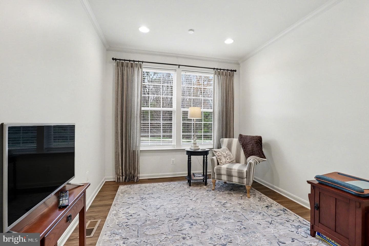 18474 Patriot Lane photo 4