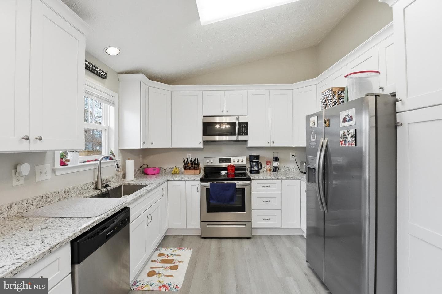 219 Hollyside Drive photo 13