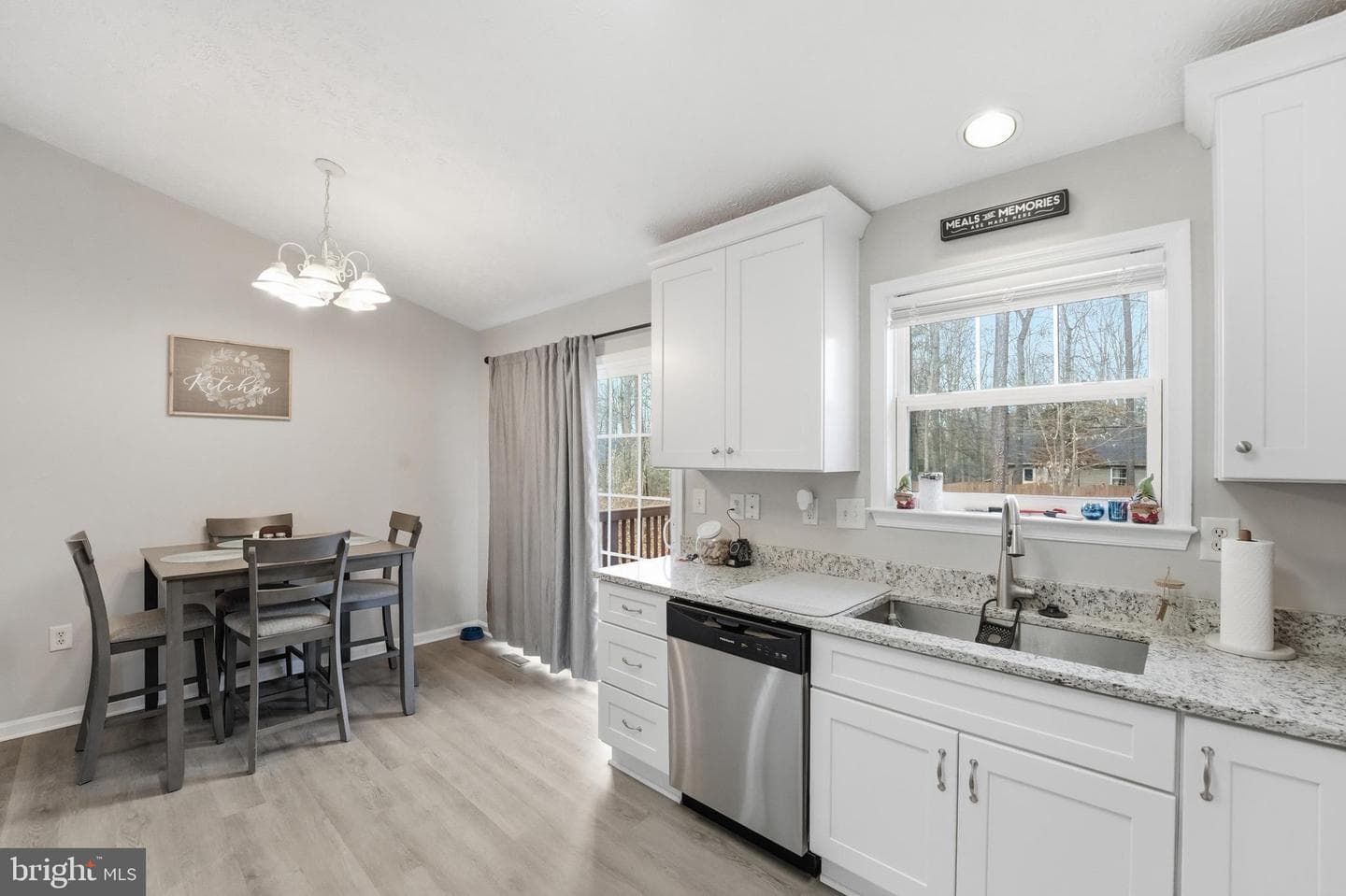 219 Hollyside Drive photo 15