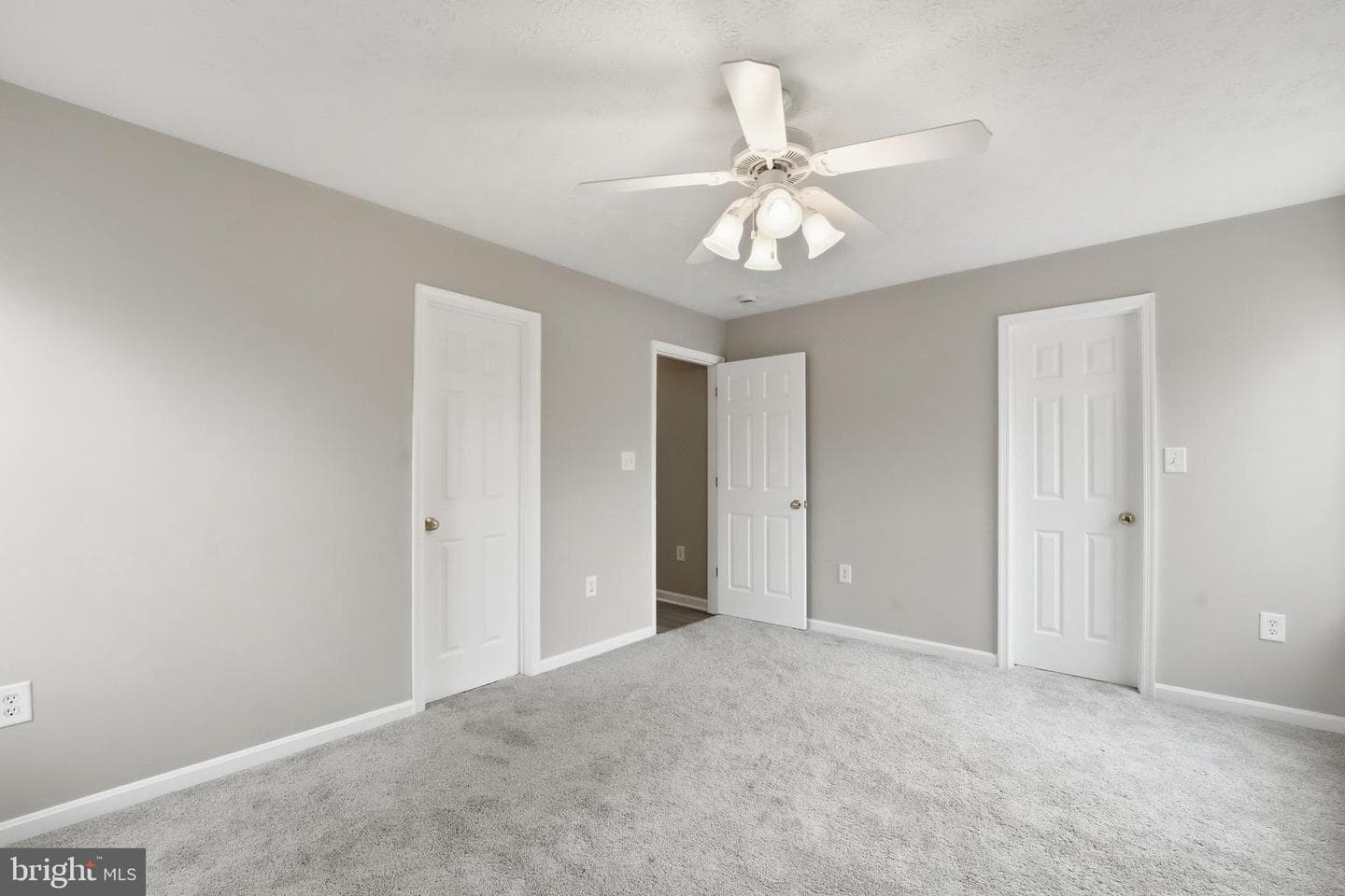 219 Hollyside Drive photo 20