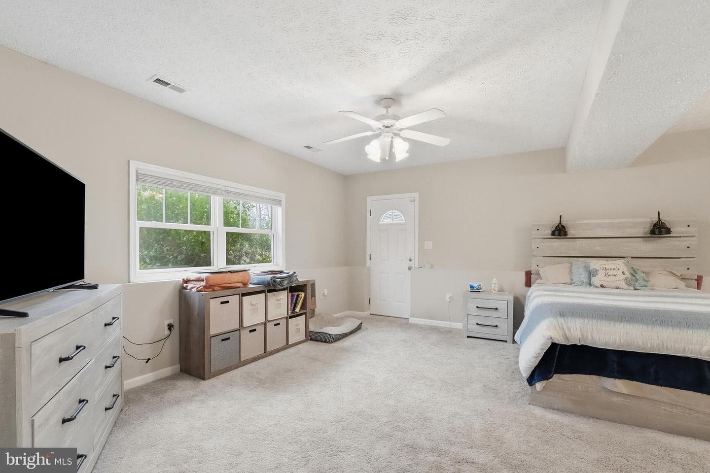 219 Hollyside Drive photo 27