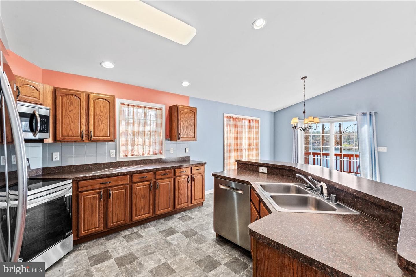 686 Lake Caroline Drive photo 25