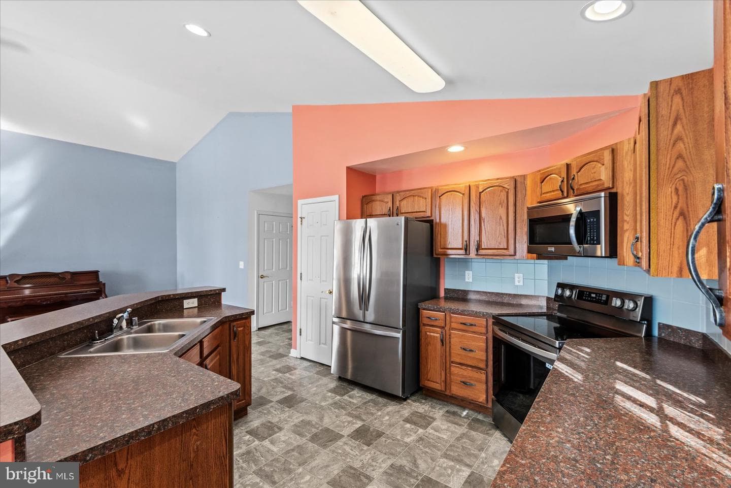 686 Lake Caroline Drive photo 26
