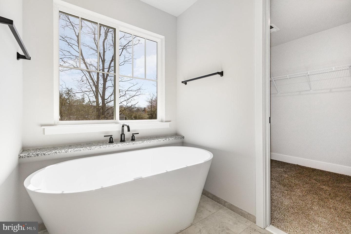 200 Victoria Drive photo 27
