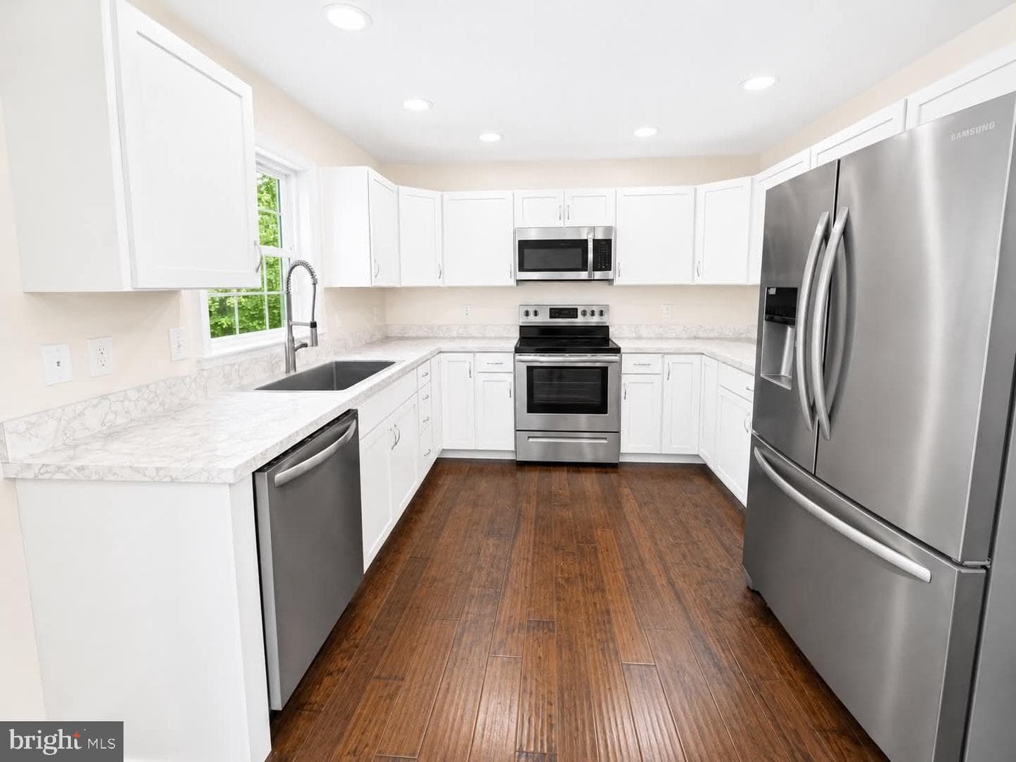 210 Lexington Drive photo 13
