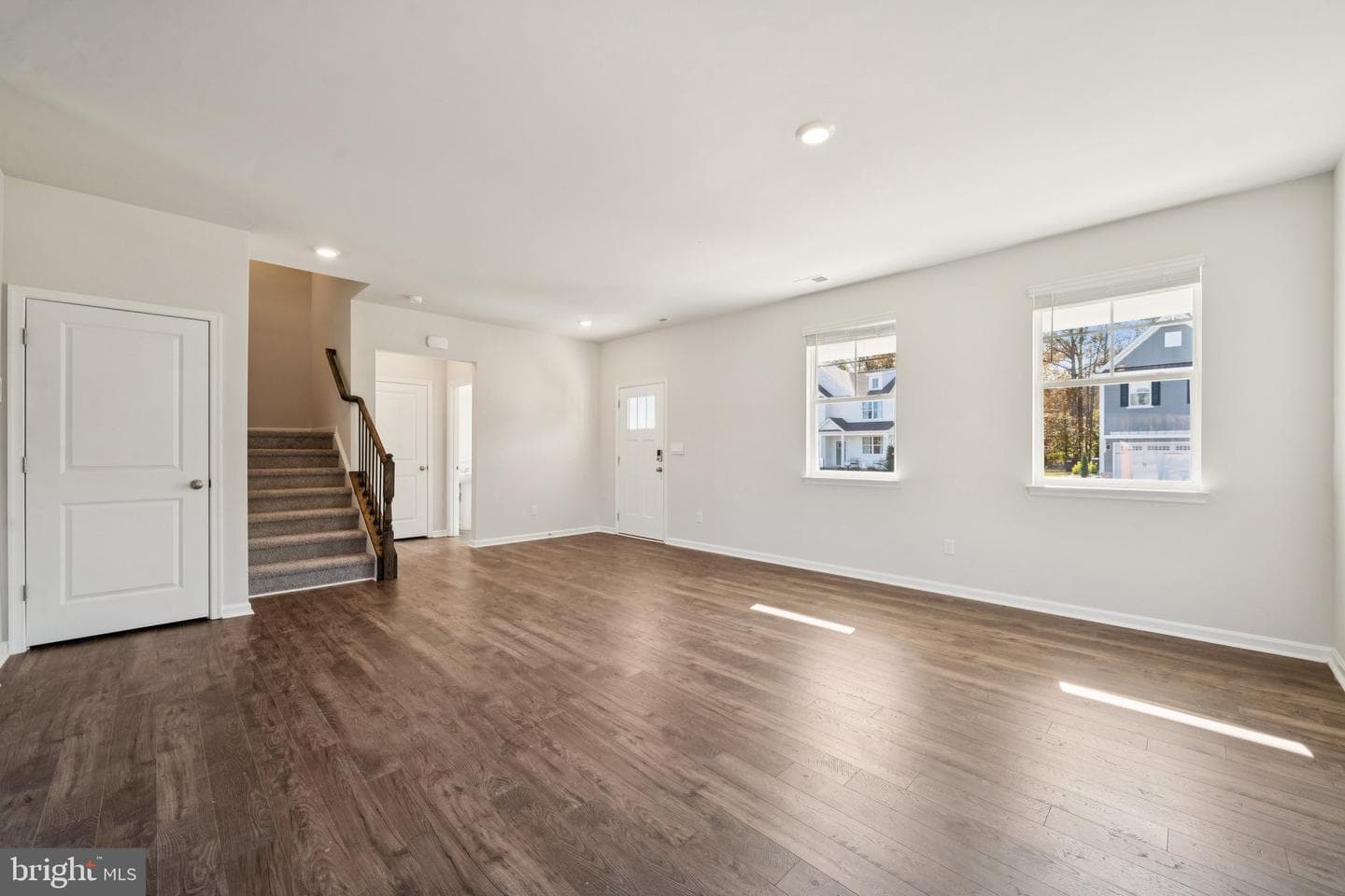 6289 Sterling Way photo 4