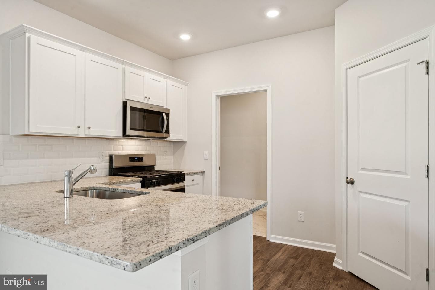 6289 Sterling Way photo 9