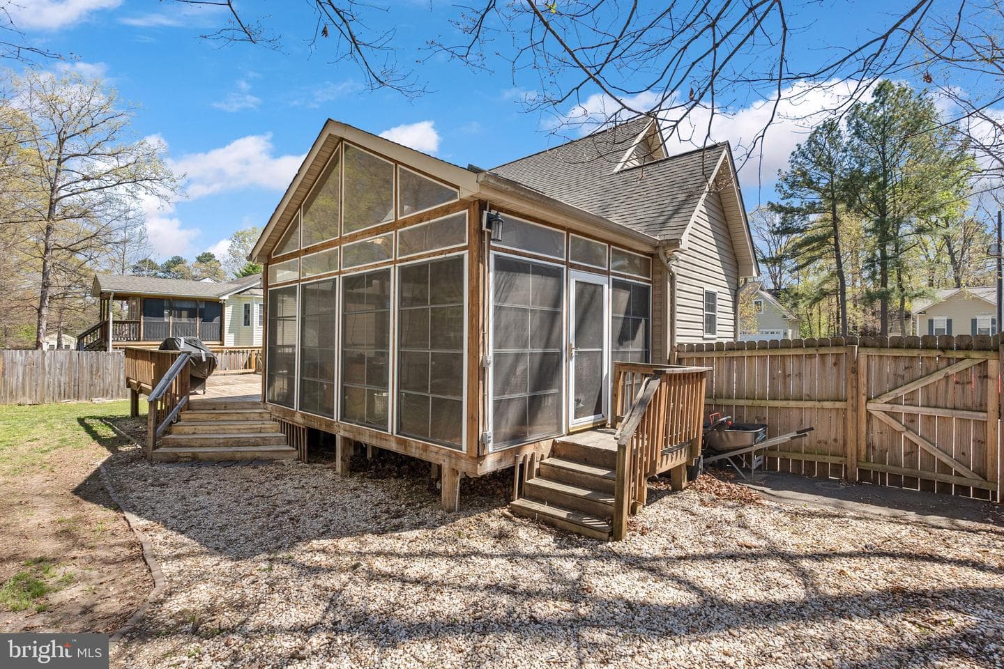 425 Dorset Drive photo 35