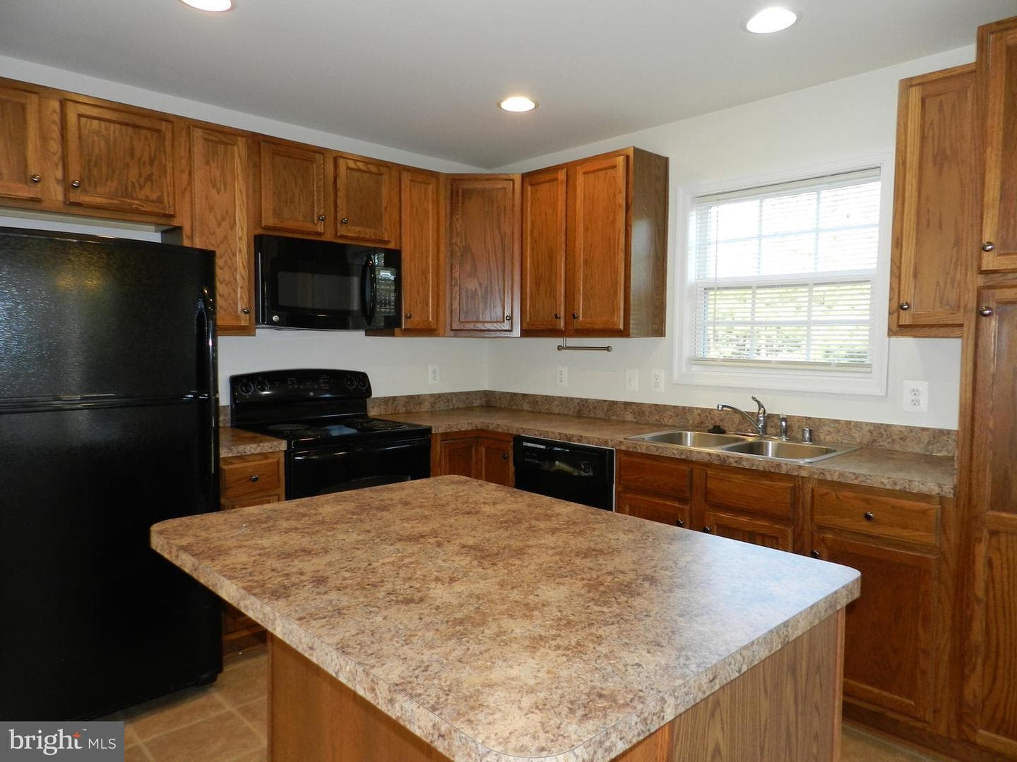 23208 Westwood Court photo 15