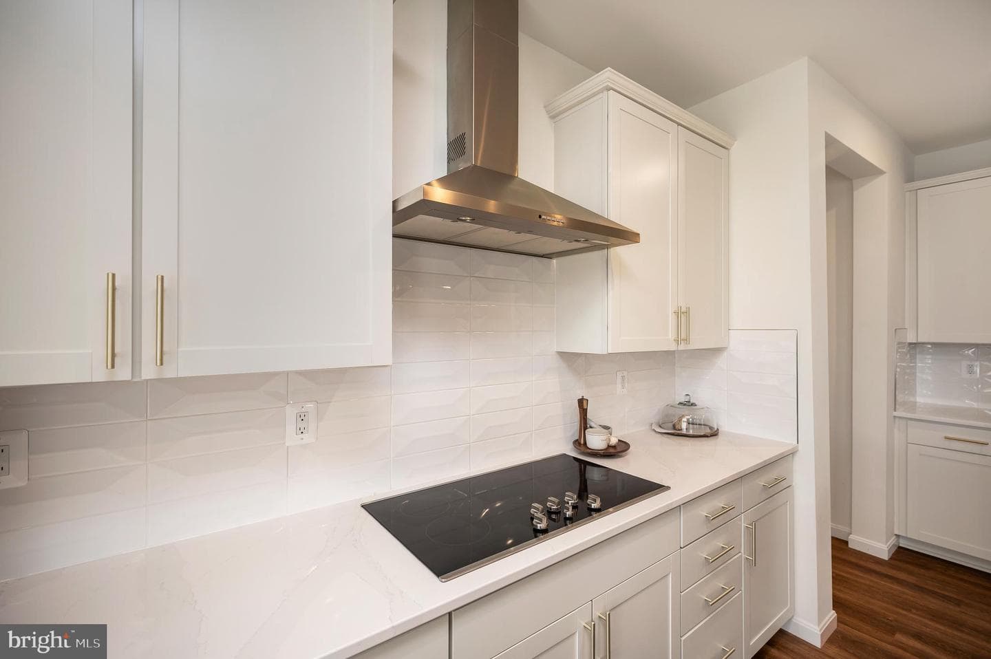 7140 State Way photo 4