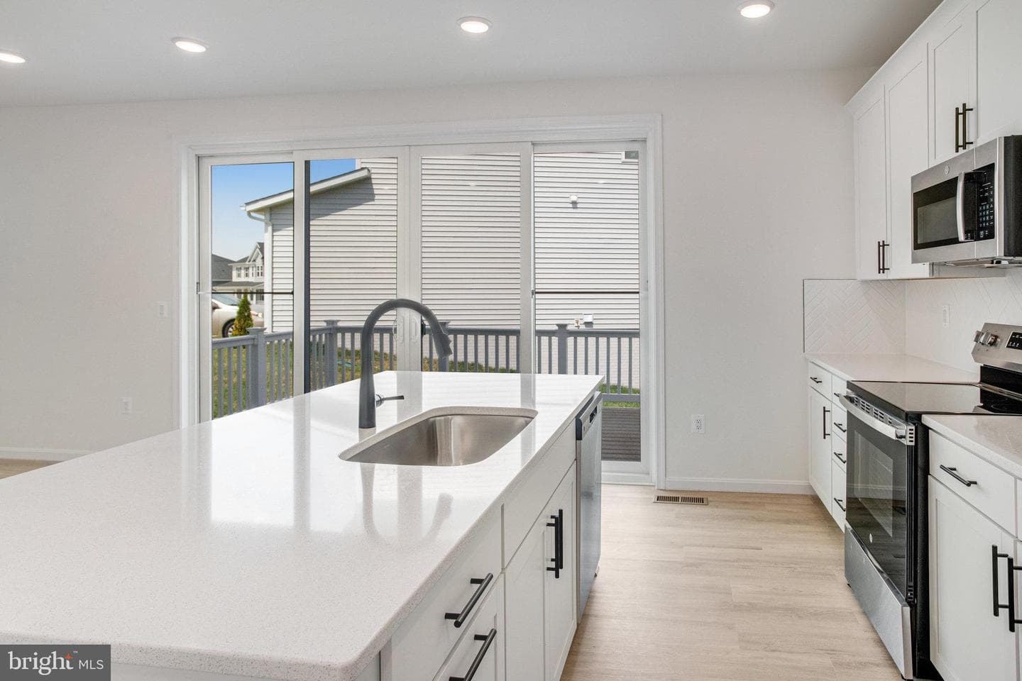 7099 Resolution Way photo 14