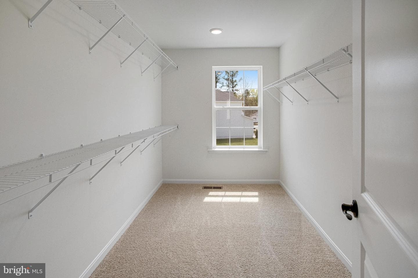 7099 Resolution Way photo 32