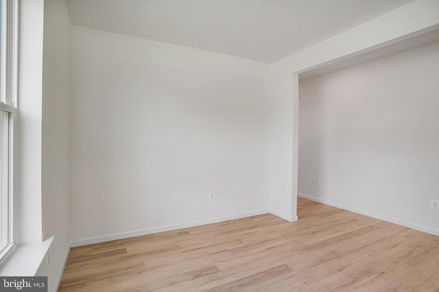 7099 Resolution Way photo 4