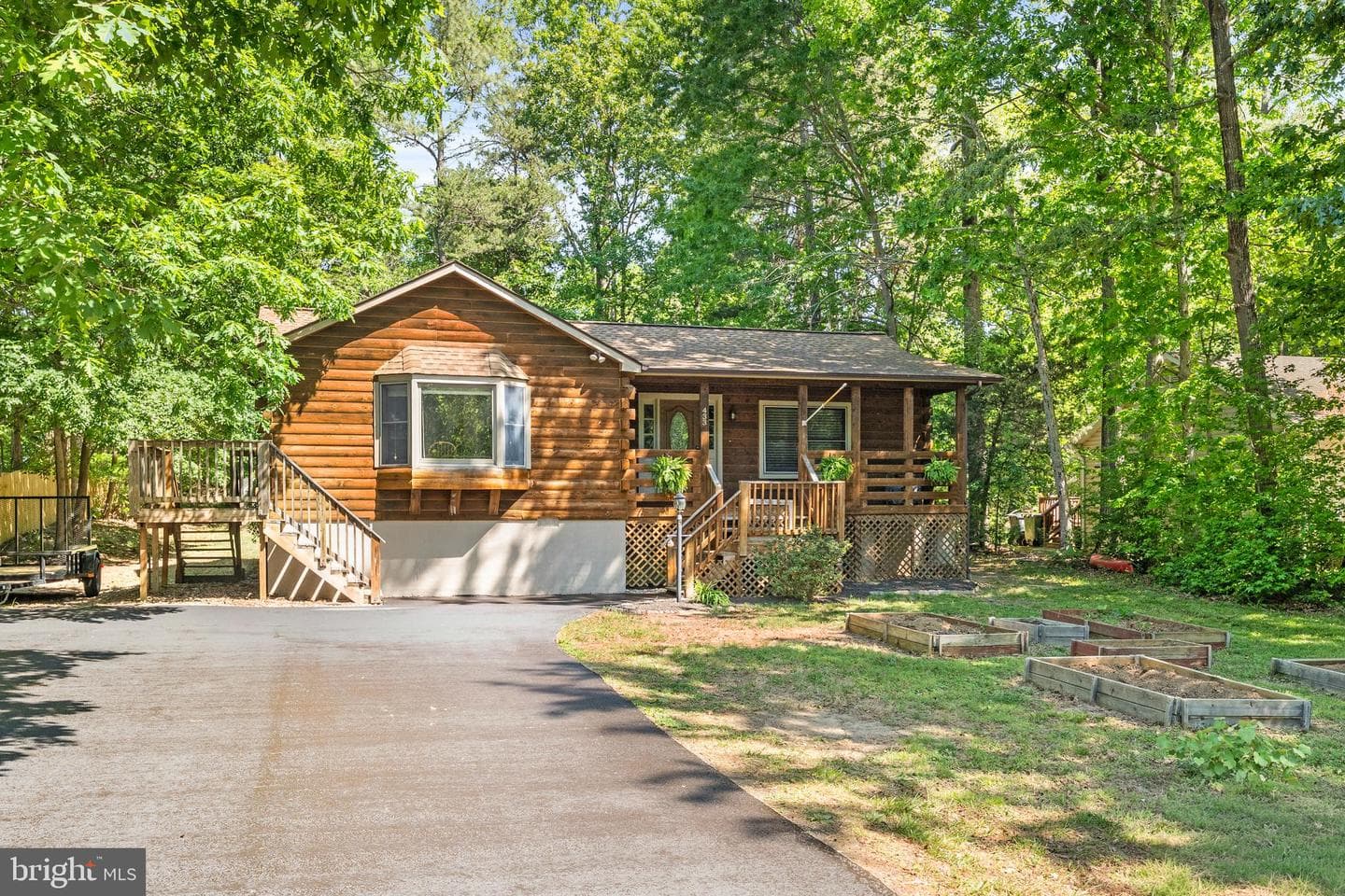 433 Cornwall Drive photo 3