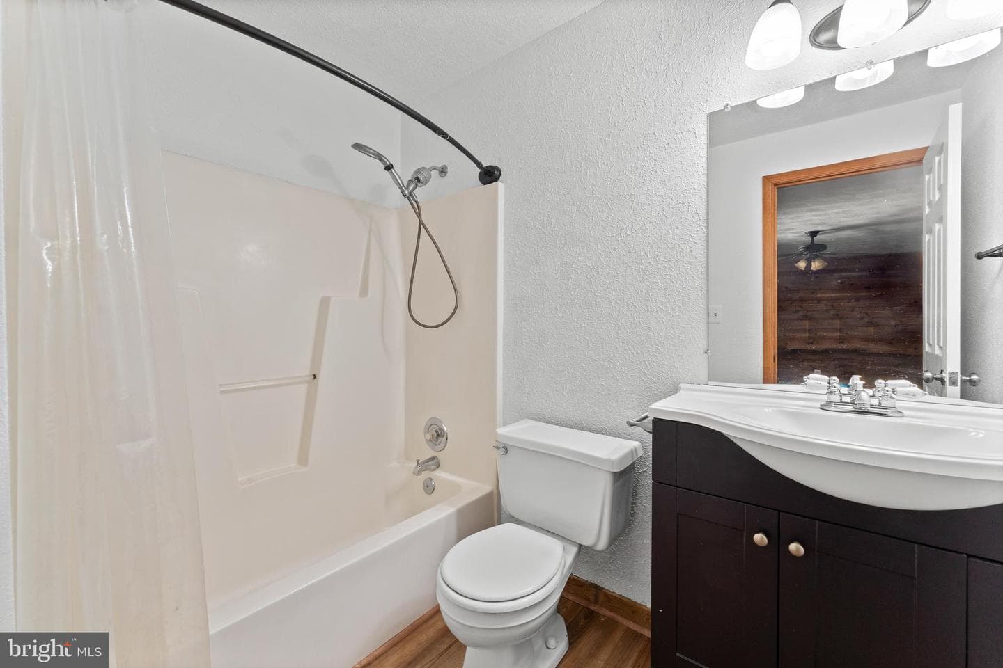 433 Cornwall Drive photo 30