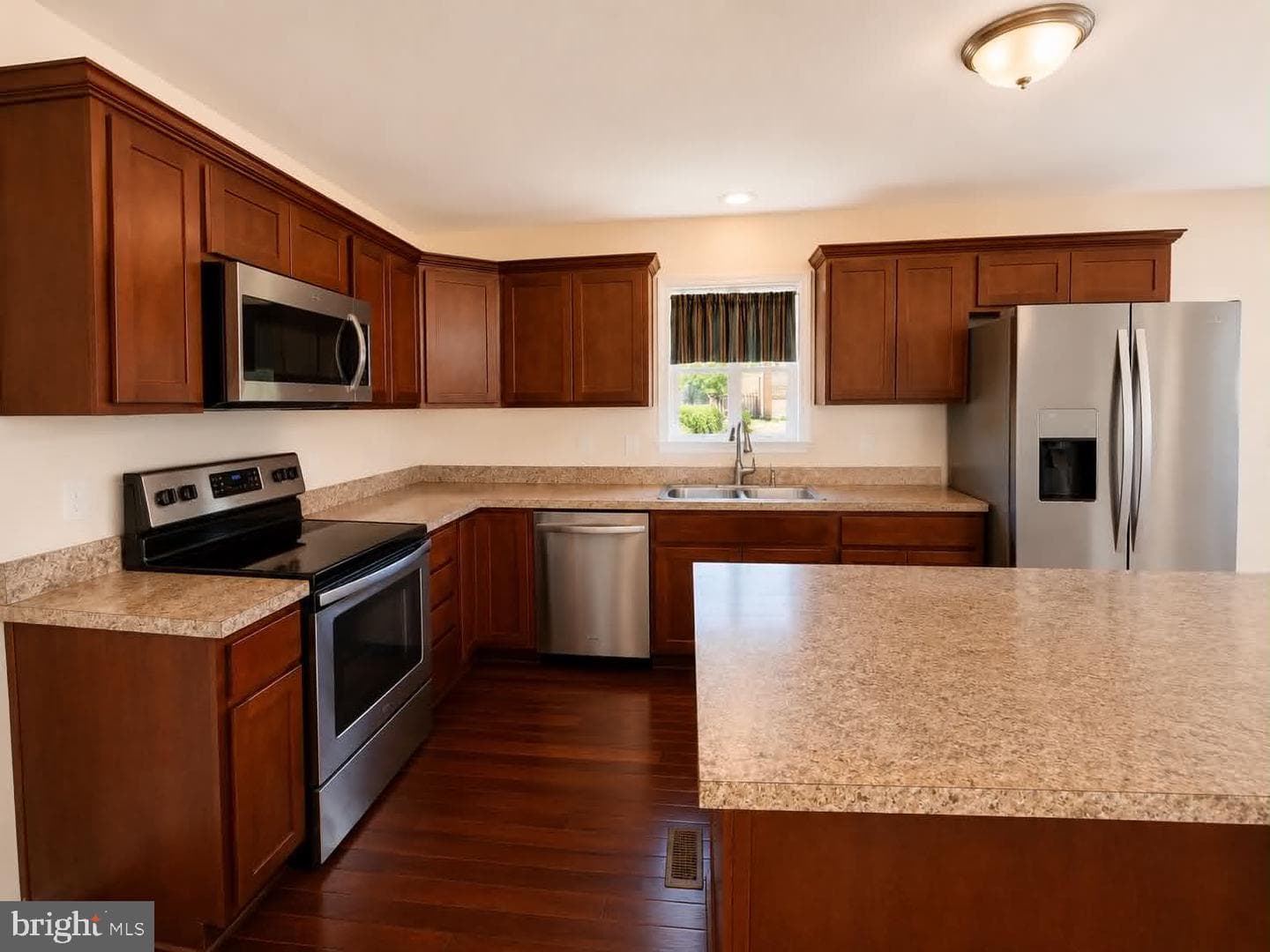 118 Gill Street photo 12
