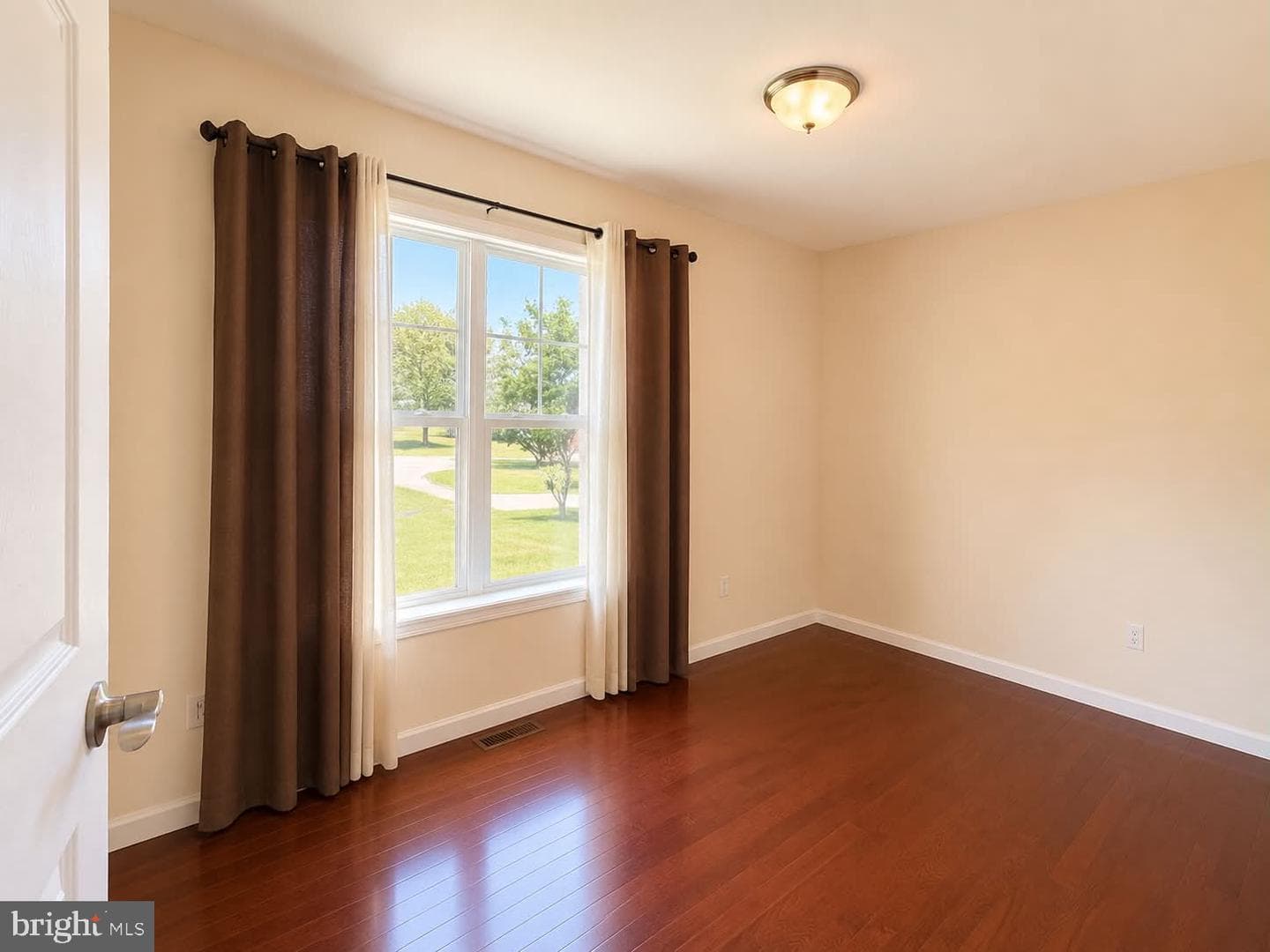 118 Gill Street photo 27