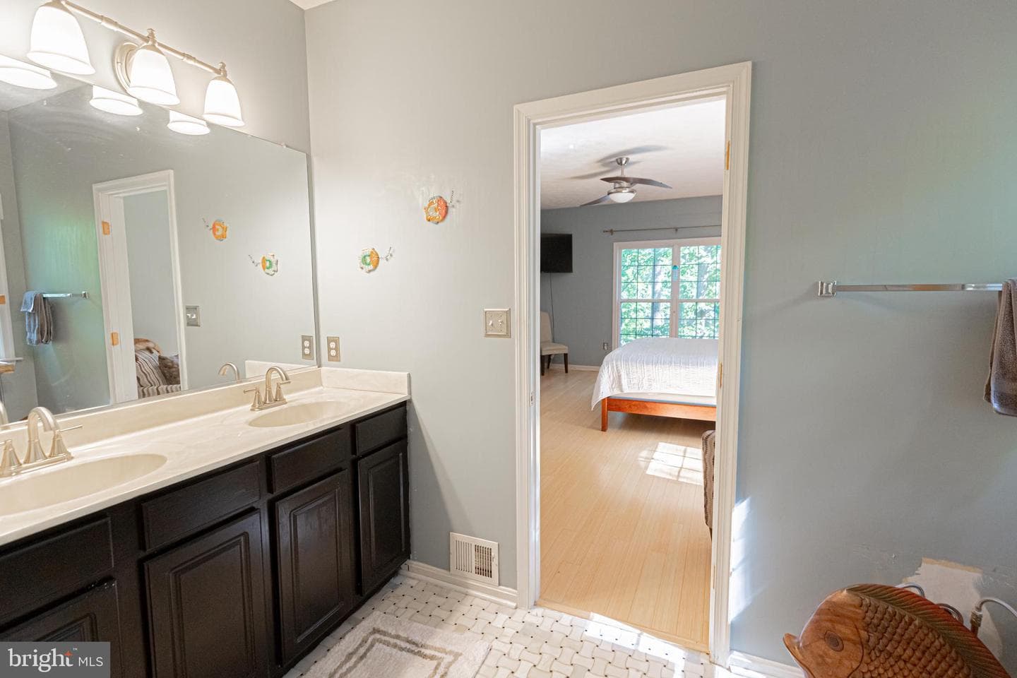 584 Lake Caroline Drive photo 20