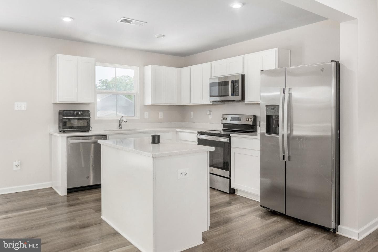 18240 Capital Court photo 14